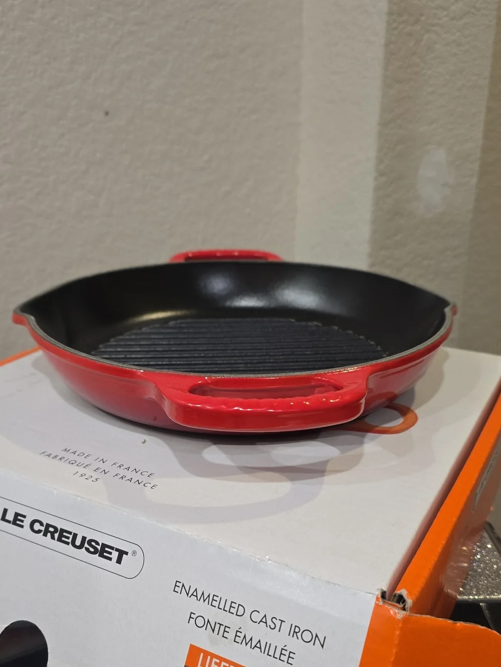 Le Creuset Signature Deep Enamel Cast Iron Grill Pan- Cerise